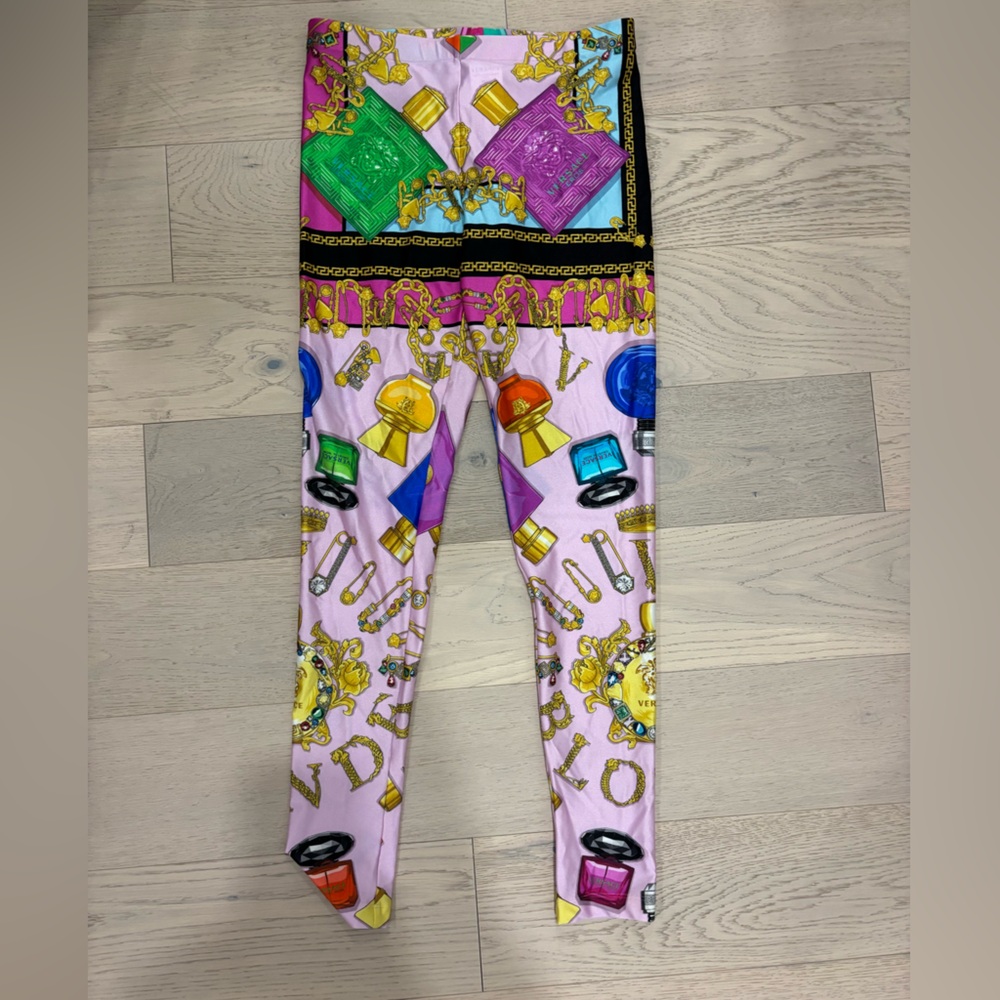 NWOT VERSACE limited Edition leggings -42